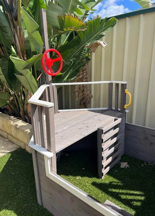 Dečija drvena penjalica Piratski brod sa toboganom i peskarnikom KINDER HOME – Za dvorište i baštu, 310×320×180 cm