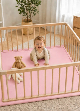 Dečiji tepih sa memorijskom penom  KINDER HOME LOLA, 150x200 cm, debljina 3,5 cm, baršunasto mekan vodootporni gornji sloj, memori pena, podloga protiv klizanja, roze