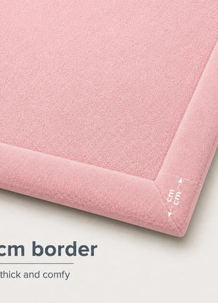 Dečiji tepih sa memorijskom penom  KINDER HOME LOLA, 150x200 cm, debljina 3,5 cm, baršunasto mekan vodootporni gornji sloj, memori pena, podloga protiv klizanja, roze