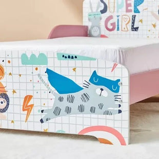 Dečiji drveni krevet sa zaštitom od pada, ram dušeka od letvica 140/70 cm, udobno postolje - SUPER DEVOJKA