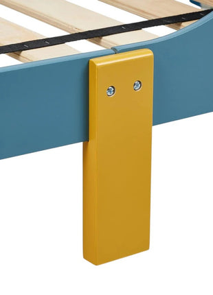 Dečiji drveni krevet sa zaštitom od pada, ram dušeka od letvica 140/70 cm, udobno postolje - MONSTER