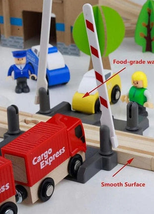 Dečiji drveni voz KINDER HOME, 88 delova, lokomotiva sa baterijom, 3+