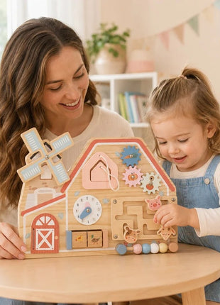 Crvena Montesori aktivna tabla KINDER HOME, farma sa mlinom, lavirintom, satom i zupčanicima