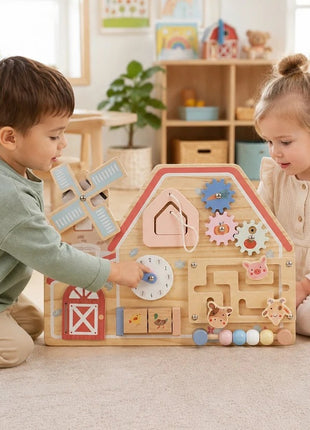 Crvena Montesori aktivna tabla KINDER HOME, farma sa mlinom, lavirintom, satom i zupčanicima